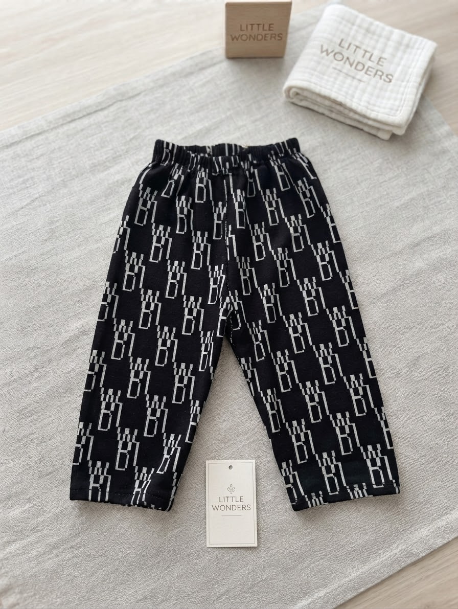 Size: 1.6-3yr Baby's Black & White Criss-Cross Pants